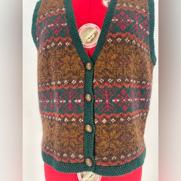 Vintage Lord & Taylor Wool Holiday Patterned Sweater Like Festive Vest - Picture 5 of 11